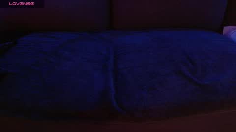 Snapshot of bobbyenglish69 chatting on 11-28-25, 09:23 Bobby English online show from 11-28-25, 09:23