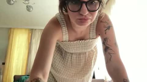 Snapshot of bobwig4 chatting on 06-10-26, 06:45 Tips prfr 11-55-111 tok online show from 06-10-26, 06:45