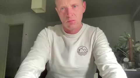 Snapshot of boegieboy76 chatting on 11-20-25, 08:08 ask me online show from 11-20-25, 08:08