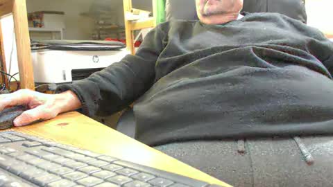 Snapshot of bogbopper50 chatting on 01-21-25, 04:37 BigBopper50 online show from 01-21-25, 04:37