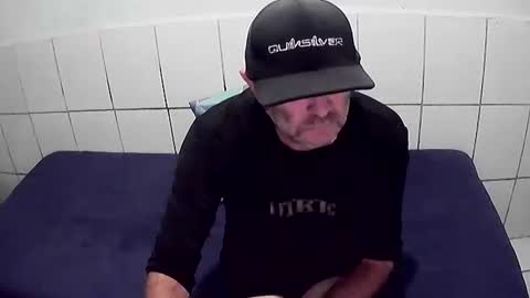 Cesar Augusto Pierdona online show from 12-21-25, 05:09