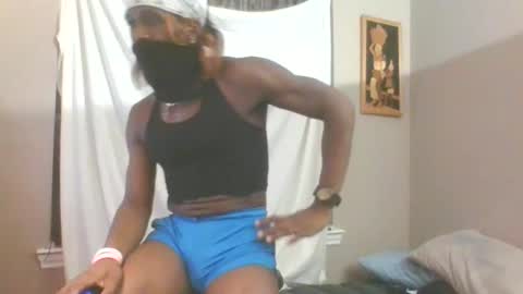 Snapshot of bombazzzari chatting on 01-02-25, 03:48 bomb. azz. zari. unicorn CD online show from 01-02-25, 03:48