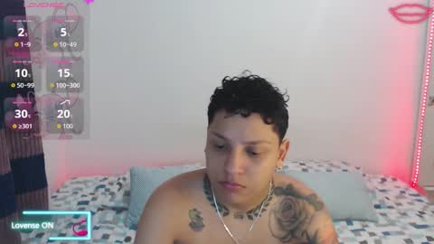 Snapshot of bomburheroes chatting on 09-12-25, 03:17 bombon y bellota online show from 09-12-25, 03:17