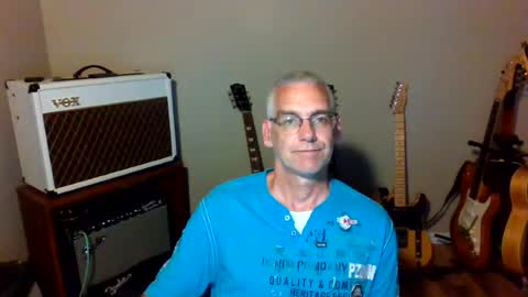 Snapshot of bomec40 chatting on 07-10-26, 12:48 Carl online show from 07-10-26, 12:48