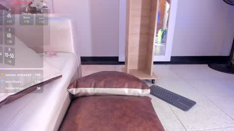 Snapshot of boniesmith_ chatting on 01-30-25, 02:06 Bonie Smith online show from 01-30-25, 02:06