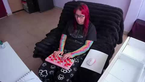 Bonnie Help me reach 500 likes online show from 10-07-25, 06:38