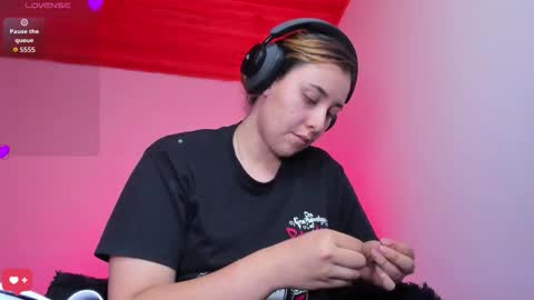 Bonnie Help me reach 500 likes online show from 02-09-26, 10:47