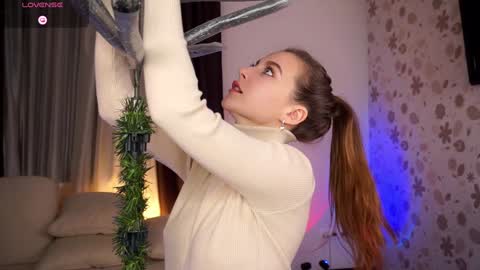 Snapshot of bonniecannon chatting on 12-26-24, 05:26 Grace online show from 12-26-24, 05:26