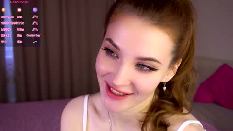 Snapshot of bonniecannon chatting on 09-25-25, 04:38 Grace online show from 09-25-25, 04:38