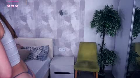 Snapshot of bonniecannon chatting on 12-16-25, 07:24 Grace online show from 12-16-25, 07:24