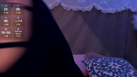 Snapshot of bonniecute_ chatting on 12-15-24, 11:34 online show from 12-15-24, 11:34