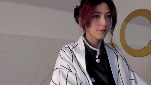 Snapshot of bonniecute_ chatting on 12-29-24, 12:01 online show from 12-29-24, 12:01