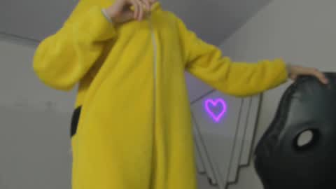 Snapshot of bonniecute_ chatting on 01-29-25, 11:20 online show from 01-29-25, 11:20