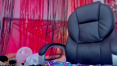 Snapshot of bonniecute_ chatting on 02-15-25, 07:27 online show from 02-15-25, 07:27