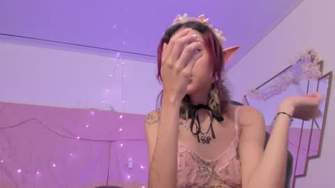 Snapshot of bonniecute_ chatting on 02-21-25, 11:44 online show from 02-21-25, 11:44