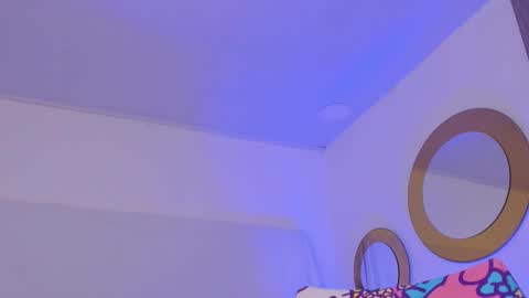 Snapshot of bonniecute_ chatting on 02-24-25, 11:32 online show from 02-24-25, 11:32