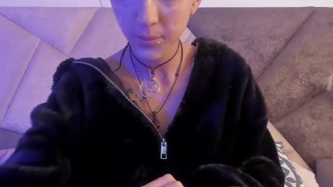 Snapshot of bonniecute_ chatting on 03-05-25, 11:38 online show from 03-05-25, 11:38