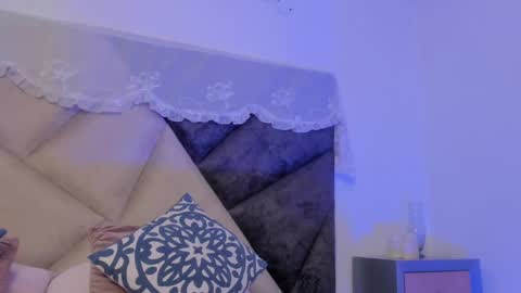 Snapshot of bonniecute_ chatting on 09-19-25, 12:23 online show from 09-19-25, 12:23