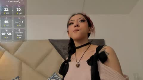 Snapshot of bonniecute_ chatting on 09-27-25, 12:15 online show from 09-27-25, 12:15