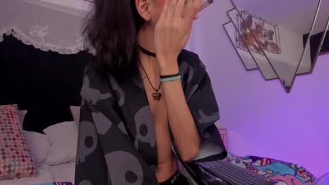 Snapshot of bonniecute_ chatting on 10-18-25, 12:24 online show from 10-18-25, 12:24