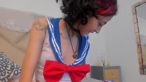 Snapshot of bonniecute_ chatting on 10-28-25, 12:25 online show from 10-28-25, 12:25