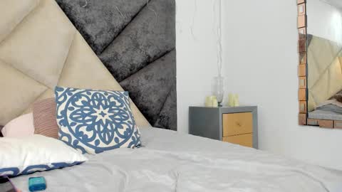 Snapshot of bonniecute_ chatting on 10-28-25, 11:51 online show from 10-28-25, 11:51