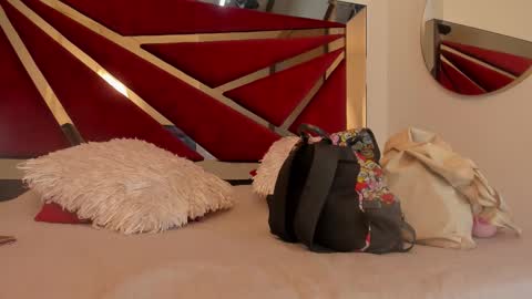 Snapshot of bonniecute_ chatting on 01-14-26, 12:05 online show from 01-14-26, 12:05