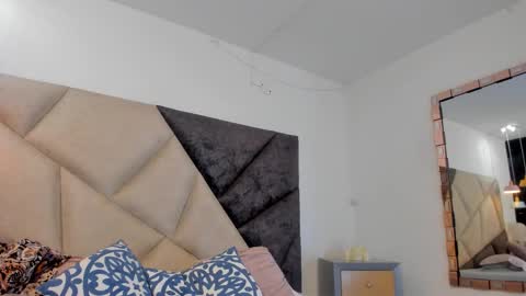 Snapshot of bonniecute_ chatting on 02-05-26, 12:04 online show from 02-05-26, 12:04