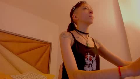 Snapshot of bonniecute_ chatting on 02-12-26, 11:55 online show from 02-12-26, 11:55