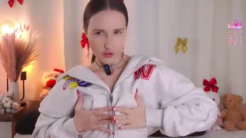 Emma online show from 02-17-26, 01:13