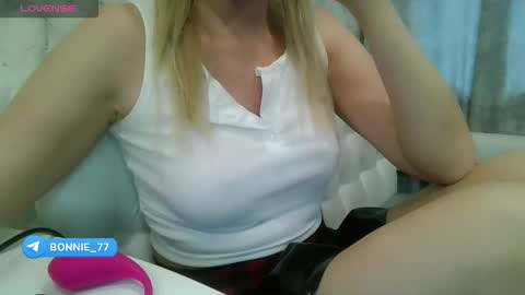 Snapshot of bonnieexcite chatting on 09-13-25, 12:49 BonnieExcite online show from 09-13-25, 12:49