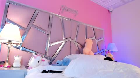 Bonnie  online show from 01-28-25, 07:53