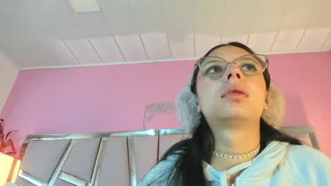Snapshot of bonniepark_ chatting on 05-19-26, 01:39 Bonnie online show from 05-19-26, 01:39