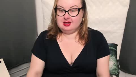 Bonnie online show from 01-25-25, 04:56