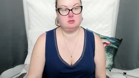 Bonnie online show from 11-27-25, 08:05