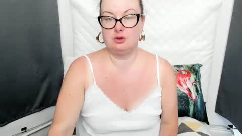 Snapshot of bonnieshining chatting on 06-27-26, 12:22 Bonnie online show from 06-27-26, 12:22