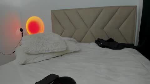 Snapshot of bonnieshyy chatting on 09-21-25, 09:16 Bonnie online show from 09-21-25, 09:16