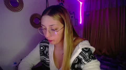 Snapshot of bonny_clyde_xx_ chatting on 12-12-24, 05:42 Soffy Brooks Independent model online show from 12-12-24, 05:42