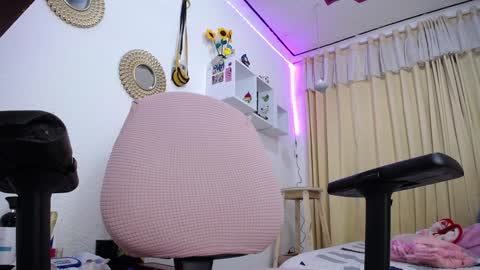 Snapshot of bonny_clyde_xx_ chatting on 02-01-25, 11:43 Soffy Brooks Independent model online show from 02-01-25, 11:43