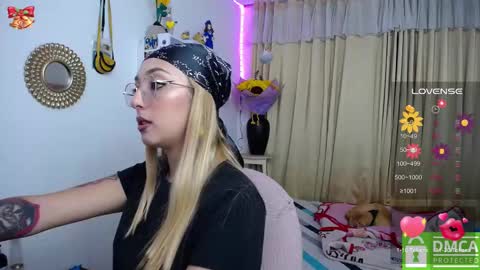 Snapshot of bonny_clyde_xx_ chatting on 03-11-25, 04:10 Soffy Brooks Independent model online show from 03-11-25, 04:10