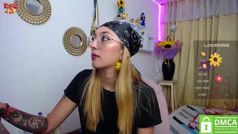 Snapshot of bonny_clyde_xx_ chatting on 03-11-25, 07:15 Soffy Brooks Independent model online show from 03-11-25, 07:15