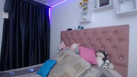 Snapshot of bonny_clyde_xx_ chatting on 10-08-25, 06:44 Soffy Brooks Independent model online show from 10-08-25, 06:44