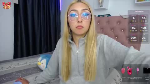 Snapshot of bonny_clyde_xx_ chatting on 12-15-25, 03:33 Soffy Brooks Independent model online show from 12-15-25, 03:33