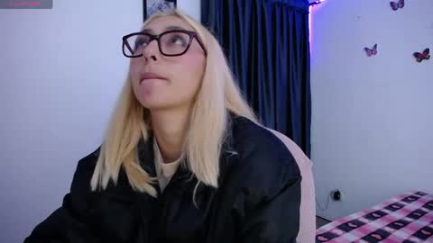 Snapshot of bonny_clyde_xx_ chatting on 04-15-26, 03:35 Soffy Brooks Independent model online show from 04-15-26, 03:35