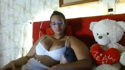 Queen Bon Vivantt online show from 12-29-24, 01:17