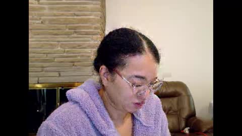 Queen Bon Vivantt online show from 01-07-26, 04:09