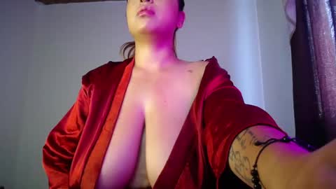 KIM     online show from 09-29-25, 08:24