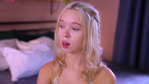 Snapshot of boobybliss chatting on 09-18-25, 08:05 Alina online show from 09-18-25, 08:05