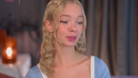 Snapshot of boobybliss chatting on 10-15-25, 08:47 Alina online show from 10-15-25, 08:47