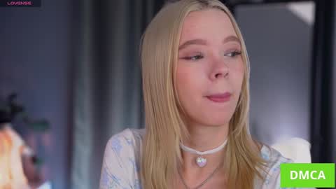 Snapshot of boobybliss chatting on 10-27-25, 07:34 Alina online show from 10-27-25, 07:34